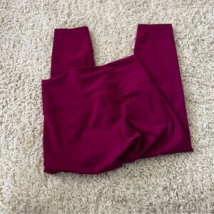 Lululemon Wunder Train 23" leggings size 6 magenta purple